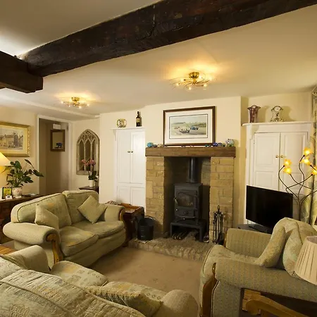 Blue Pig Bed & Breakfast *