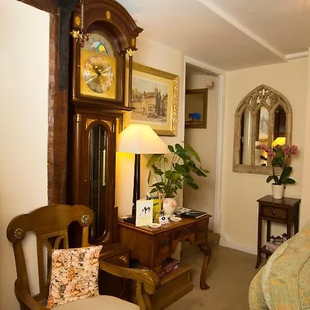 Blue Pig Bed & Breakfast
