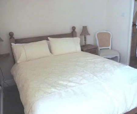 Blue Pig Bed & Breakfast *